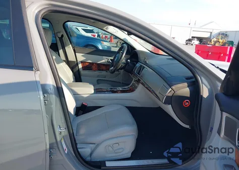 2011 Jaguar Xf из США, поврежденный, VIN SAJWA0FBXBLS04162